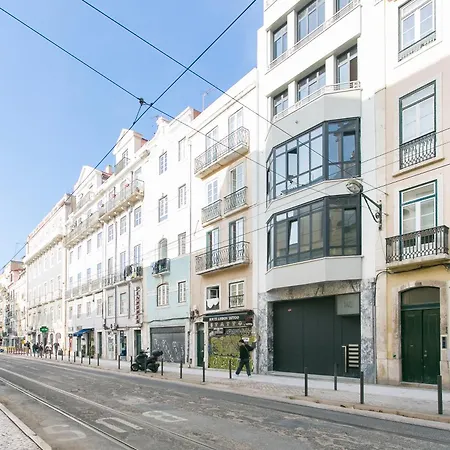 Lägenhet Cozy In Amazing Location! Lisboa