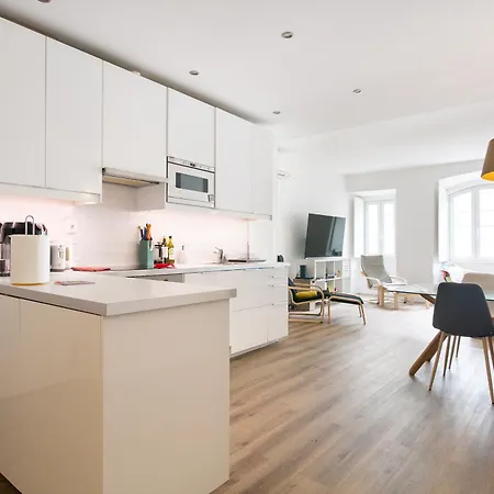Cozy In Amazing Location! Διαμέρισμα