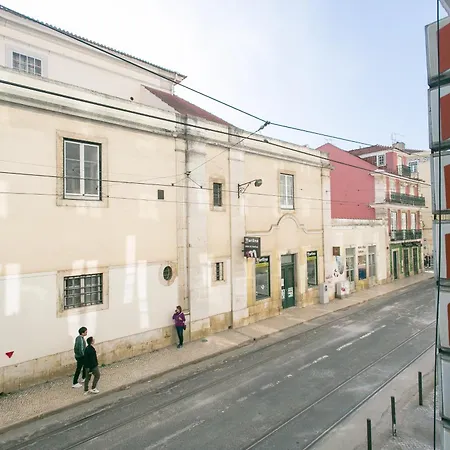 Cozy In Amazing Location! ליסבון