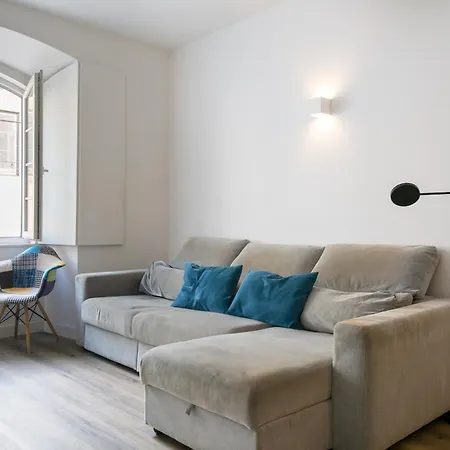 דירה Cozy In Amazing Location! *