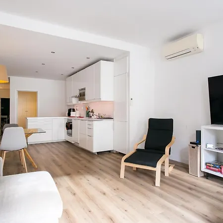 דירה Cozy In Amazing Location! ליסבון