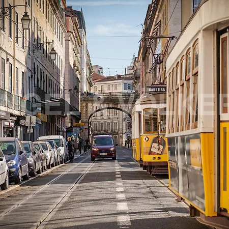 דירה Cozy In Amazing Location! ליסבון